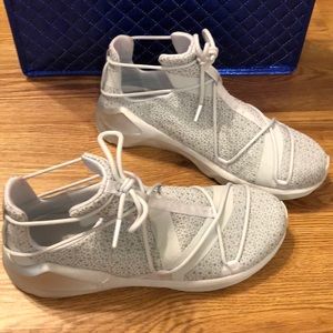 Puma fierce rope chandelier